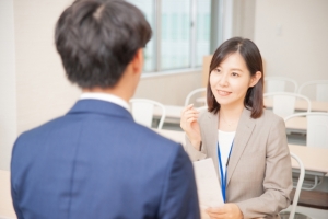 相談している写真
